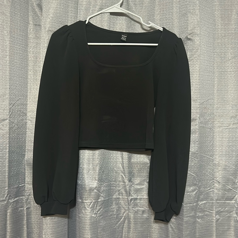 Black Longsleeve crop top